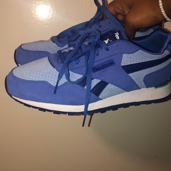 three blue Reebok classics - Picture 7 of 7